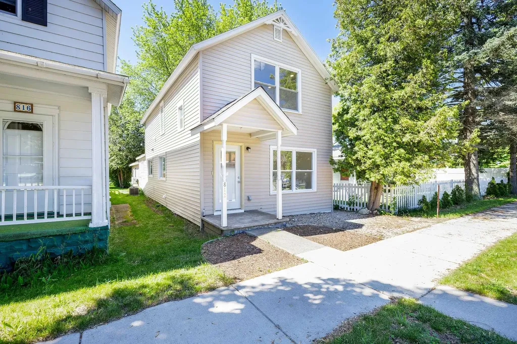 812 Forest Avenue Frankfort City MI 49635