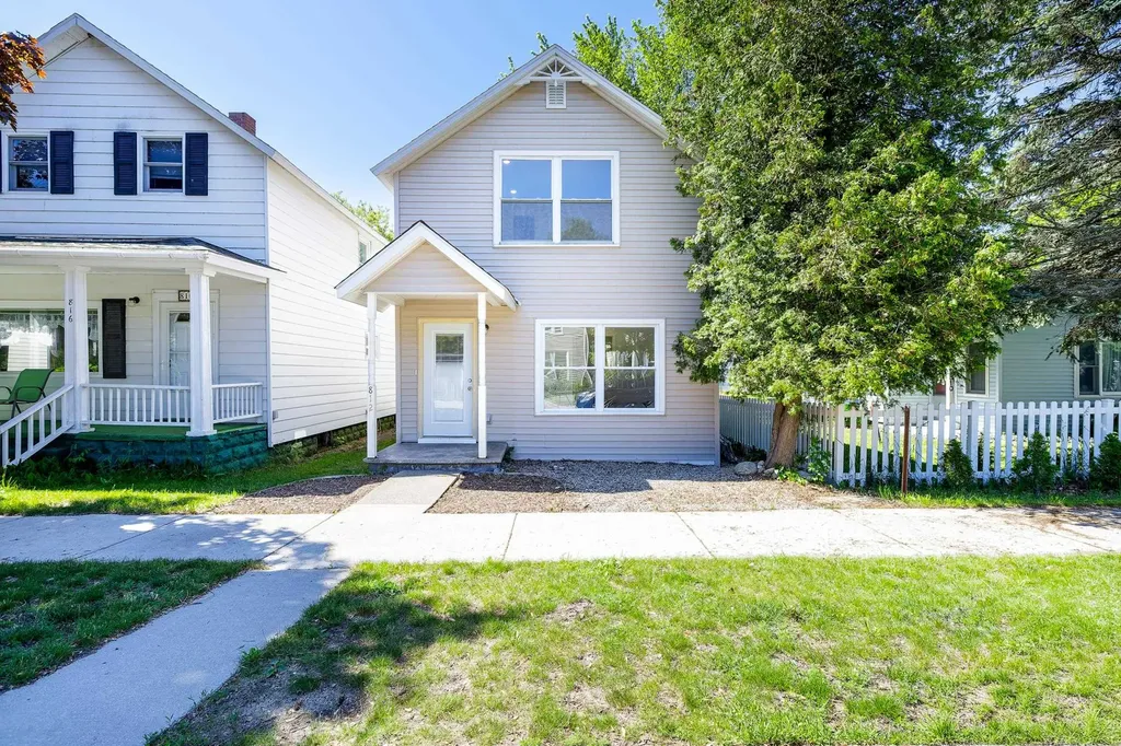 812 Forest Avenue Frankfort City MI 49635
