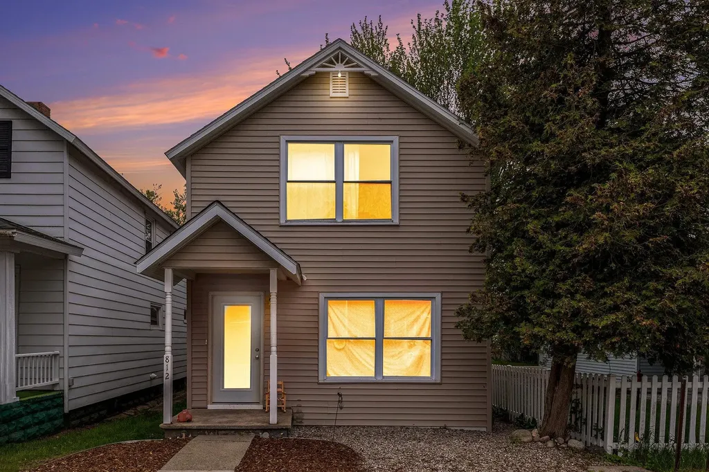 812 Forest Avenue Frankfort City MI 49635