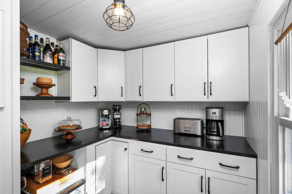 2784 Willsey Road East Bay Township MI 49696