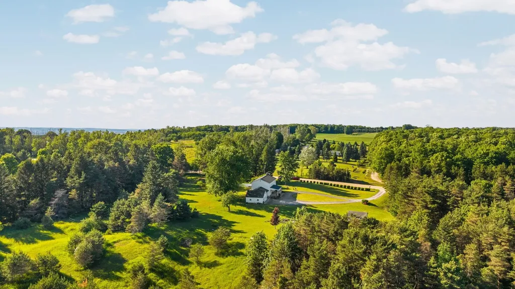 2784 Willsey Road East Bay Township MI 49696