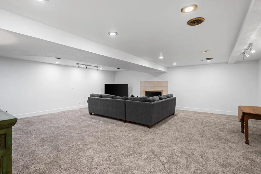 2784 Willsey Road East Bay Township MI 49696