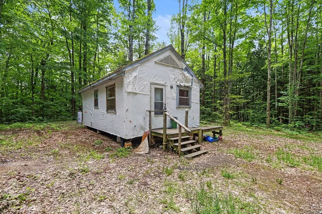 V/l Third Road Coldsprings Township MI 49646