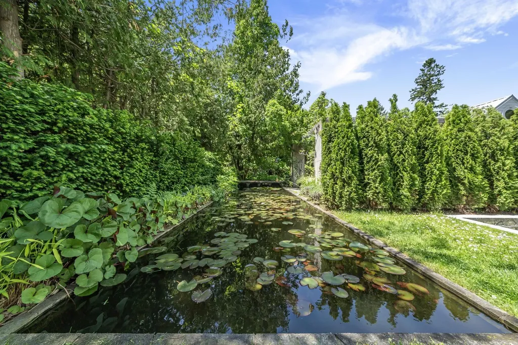 202 S Saint Joseph Leland Township MI 49653