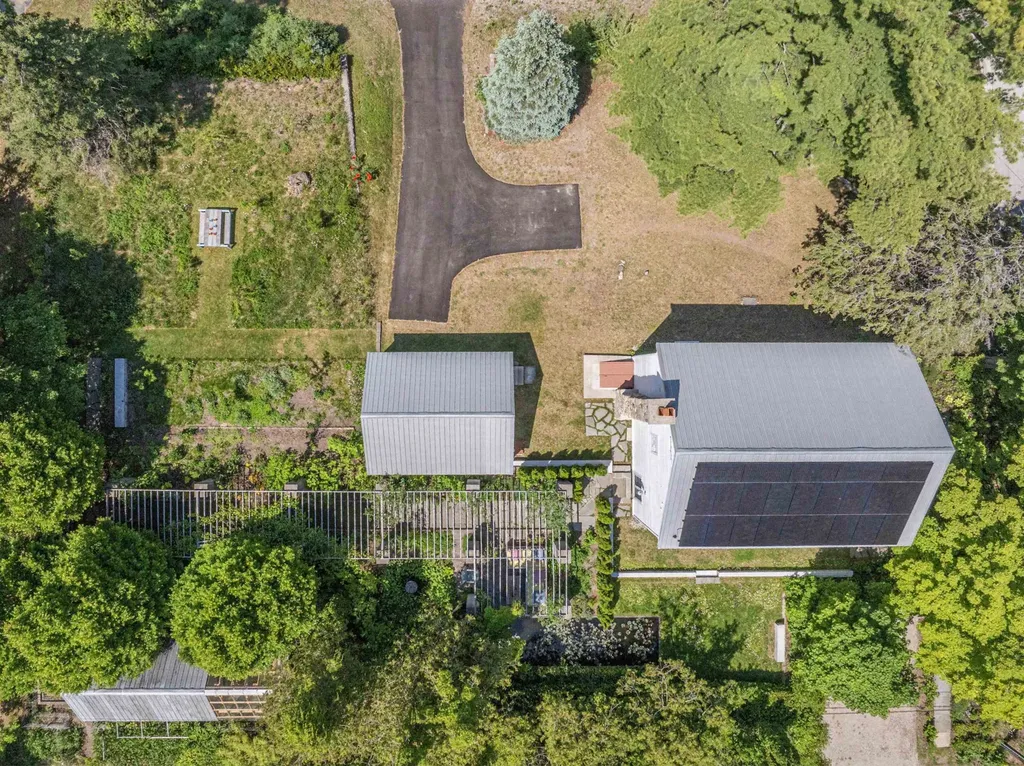 202 S Saint Joseph Leland Township MI 49653