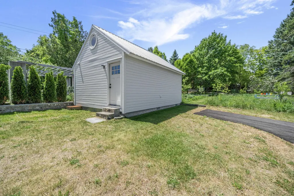 202 S Saint Joseph Leland Township MI 49653