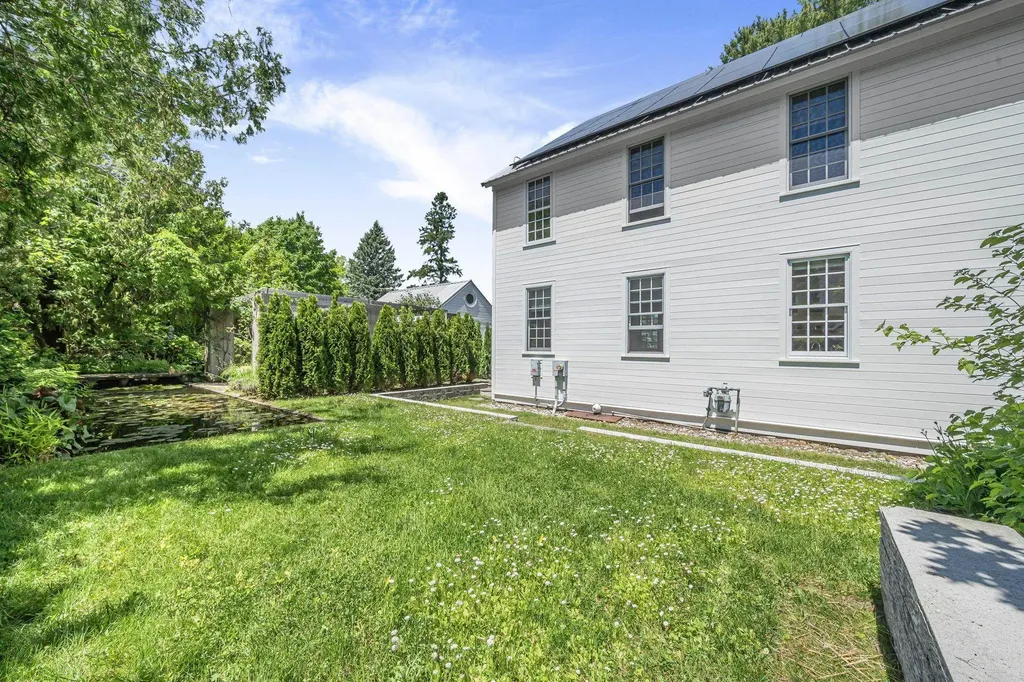 202 S Saint Joseph Leland Township MI 49653