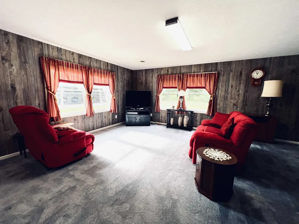 5905 E Moorestown Road Norwich Township MI 49651