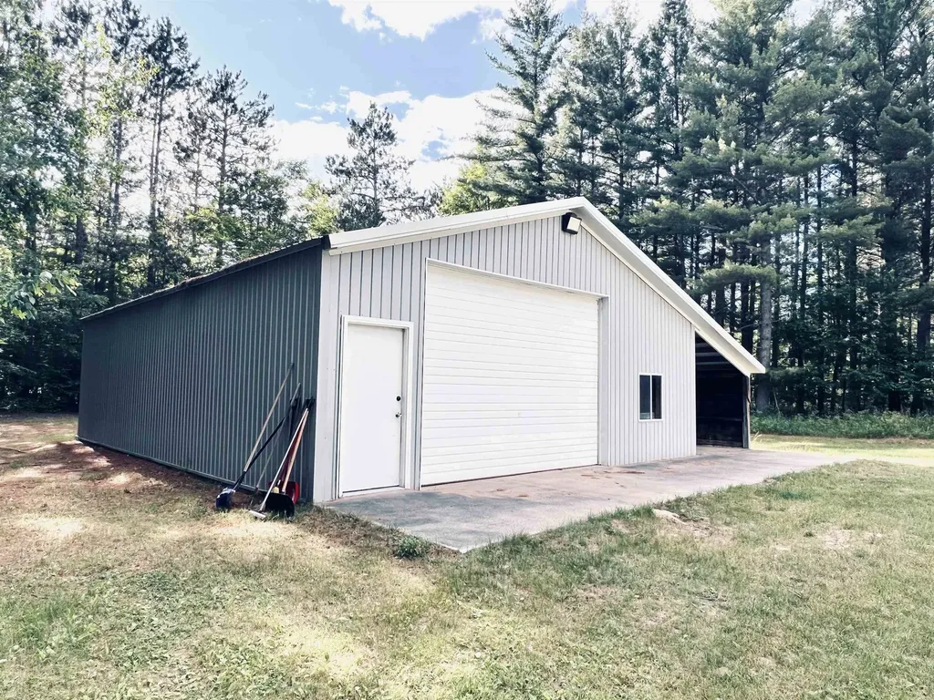 5905 E Moorestown Road Norwich Township MI 49651