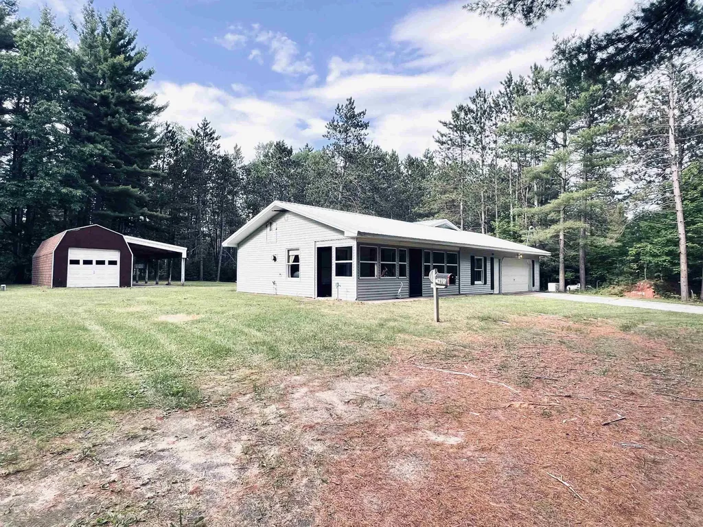 5905 E Moorestown Road Norwich Township MI 49651