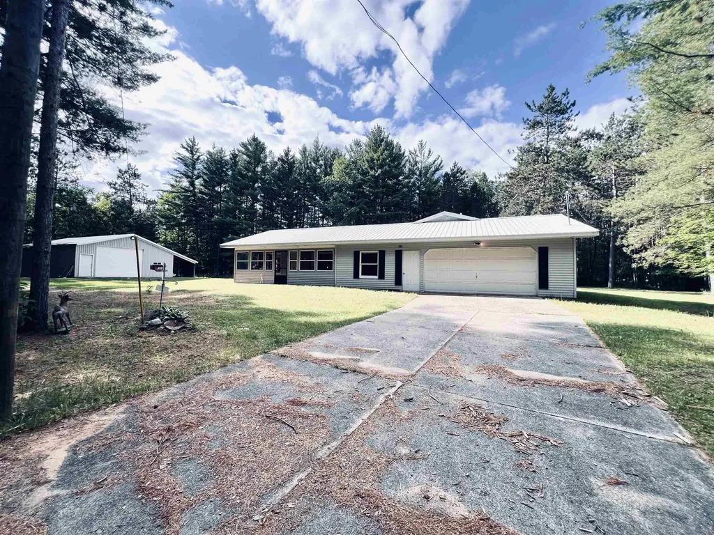 5905 E Moorestown Road Norwich Township MI 49651