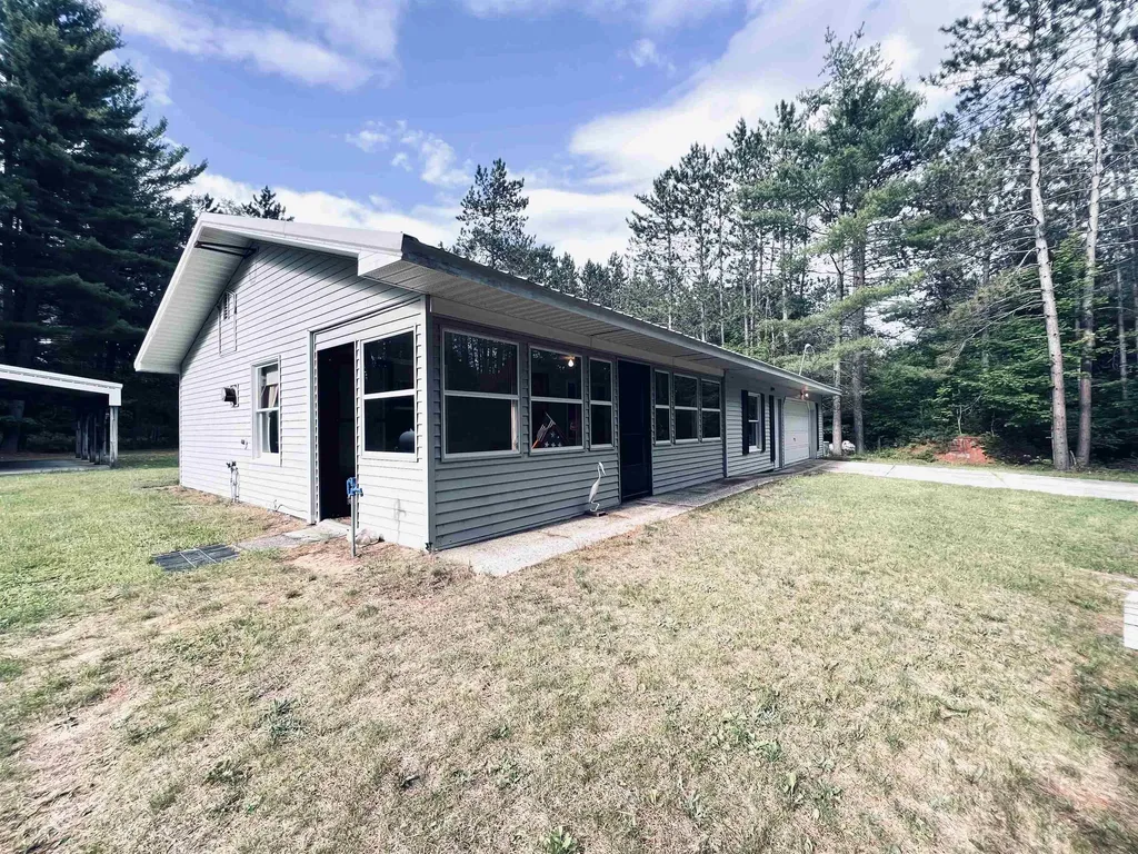 5905 E Moorestown Road Norwich Township MI 49651