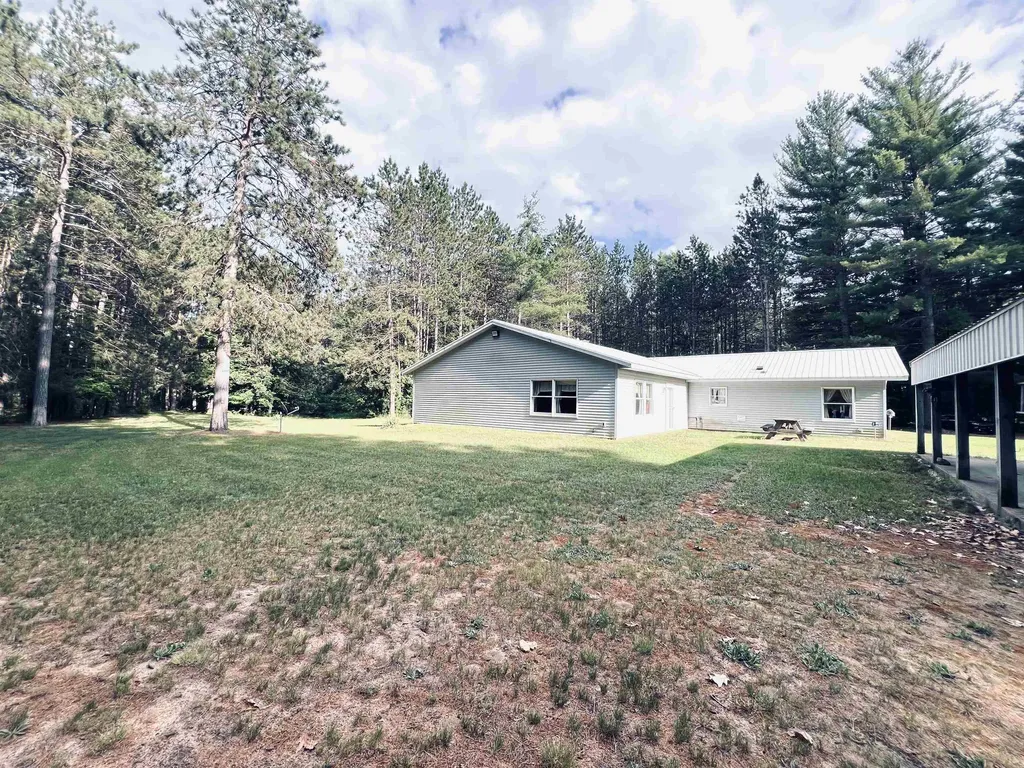5905 E Moorestown Road Norwich Township MI 49651