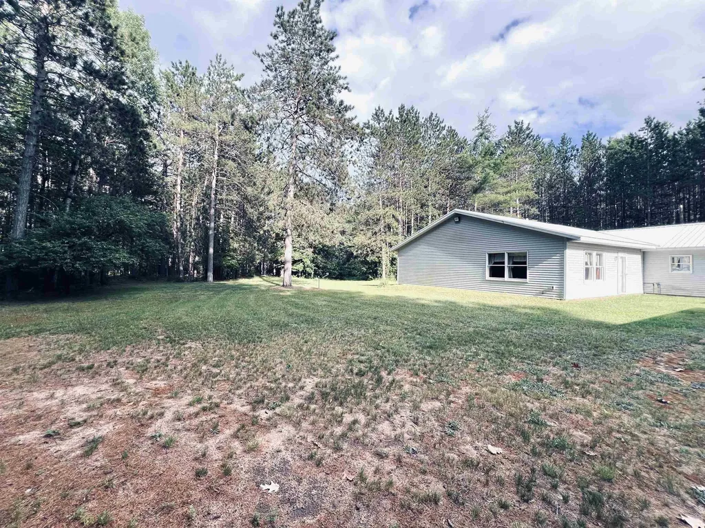 5905 E Moorestown Road Norwich Township MI 49651