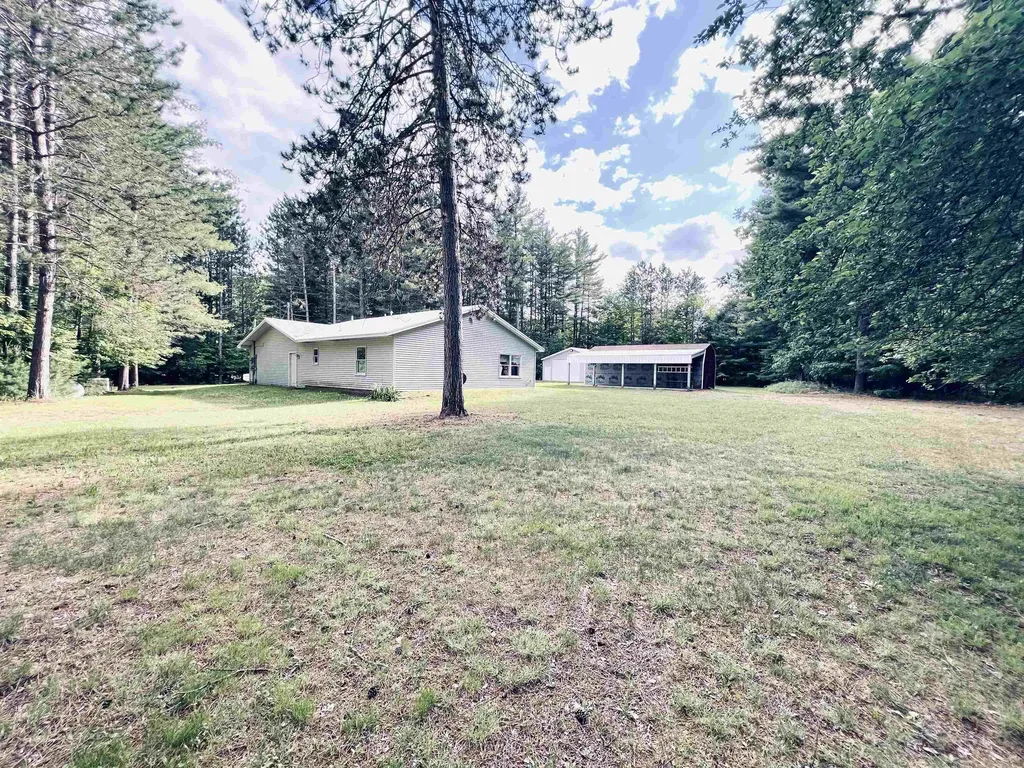 5905 E Moorestown Road Norwich Township MI 49651