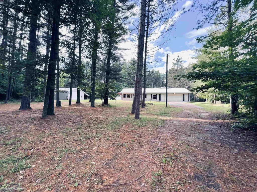 5905 E Moorestown Road Norwich Township MI 49651