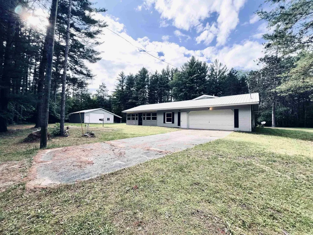 5905 E Moorestown Road Norwich Township MI 49651