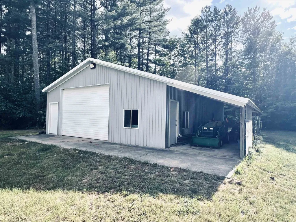 5905 E Moorestown Road Norwich Township MI 49651