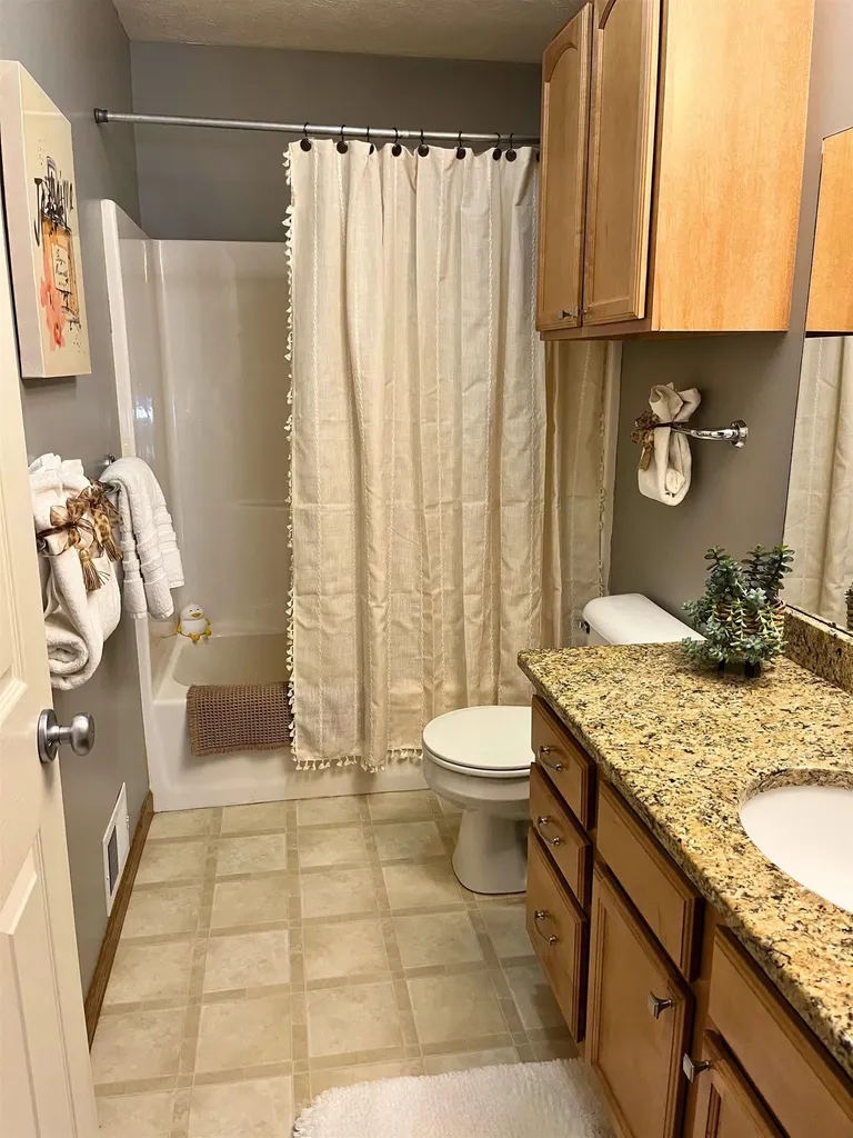 6394 Waterclover Street Unknown City MI 49088