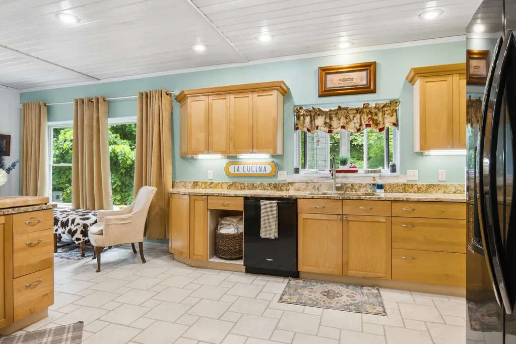 11770 S Mistys Trail Empire Township MI 49630