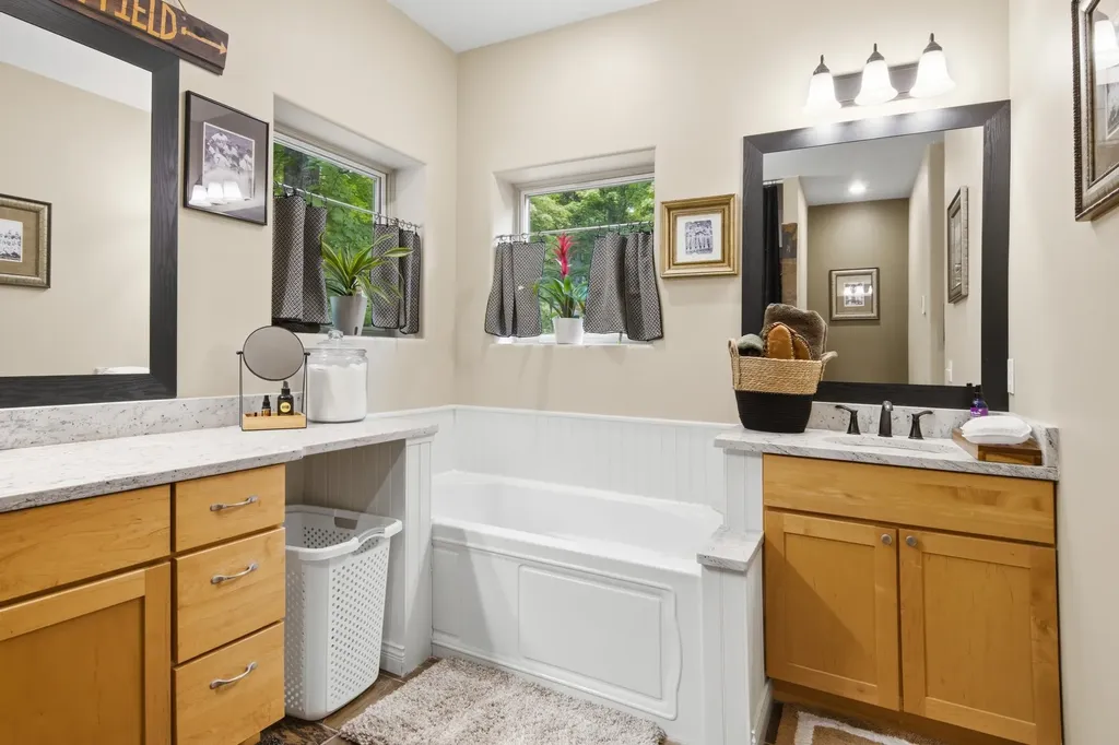 11770 S Mistys Trail Empire Township MI 49630
