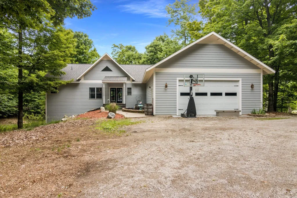 11770 S Mistys Trail Empire Township MI 49630