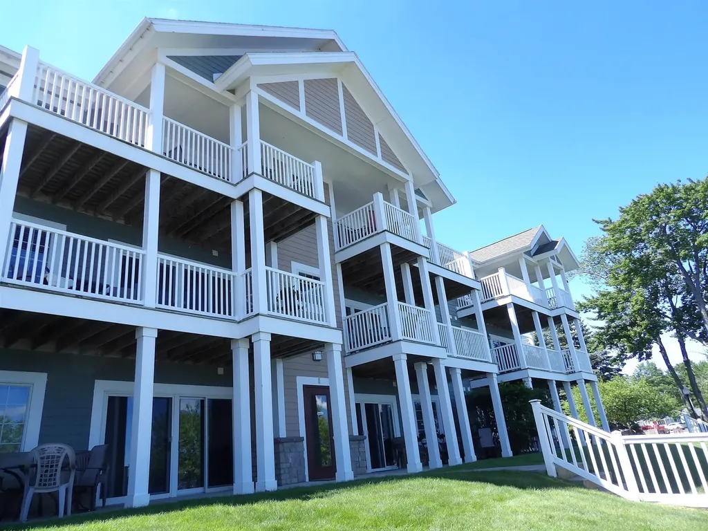 1246 Sunnyside Drive Cadillac City MI 49601