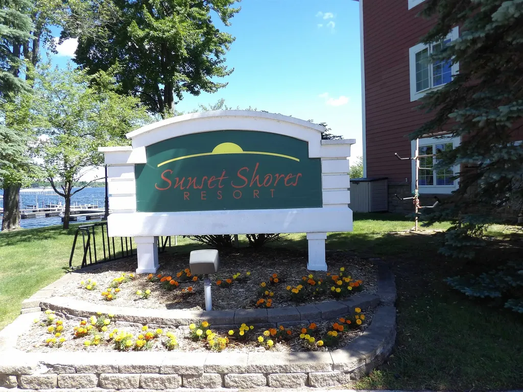 1246 Sunnyside Drive Cadillac City MI 49601