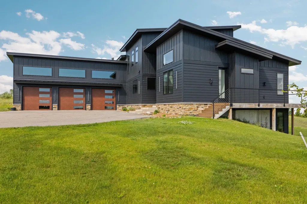 10112 E John Michael Drive Suttons Bay Township MI 49682