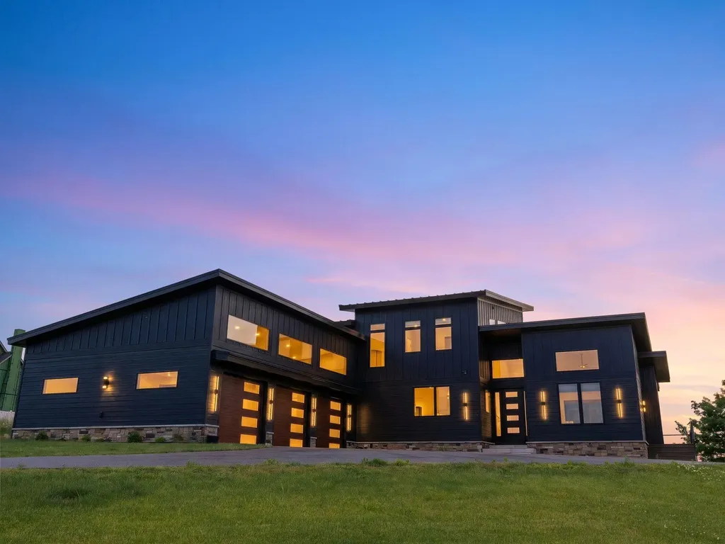 10112 E John Michael Drive Suttons Bay Township MI 49682