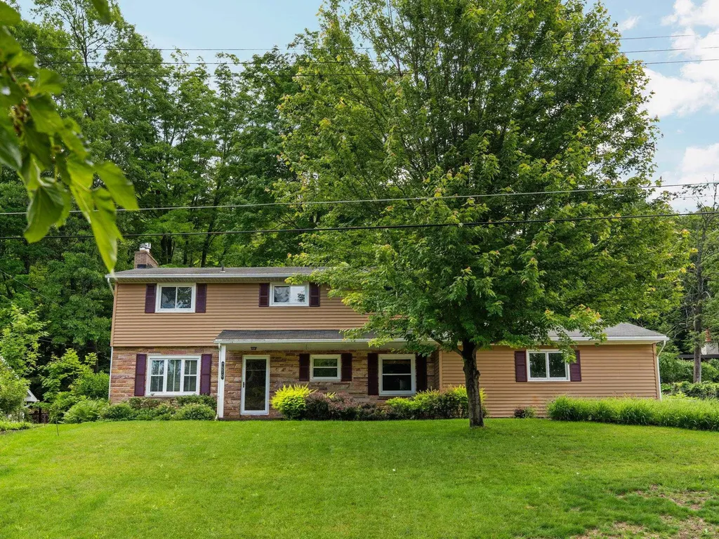 7370 Maple Terrace Avenue Peninsula Township MI 49686