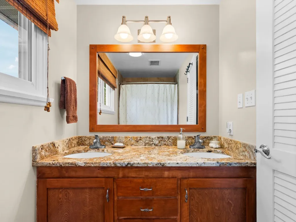 7370 Maple Terrace Avenue Peninsula Township MI 49686