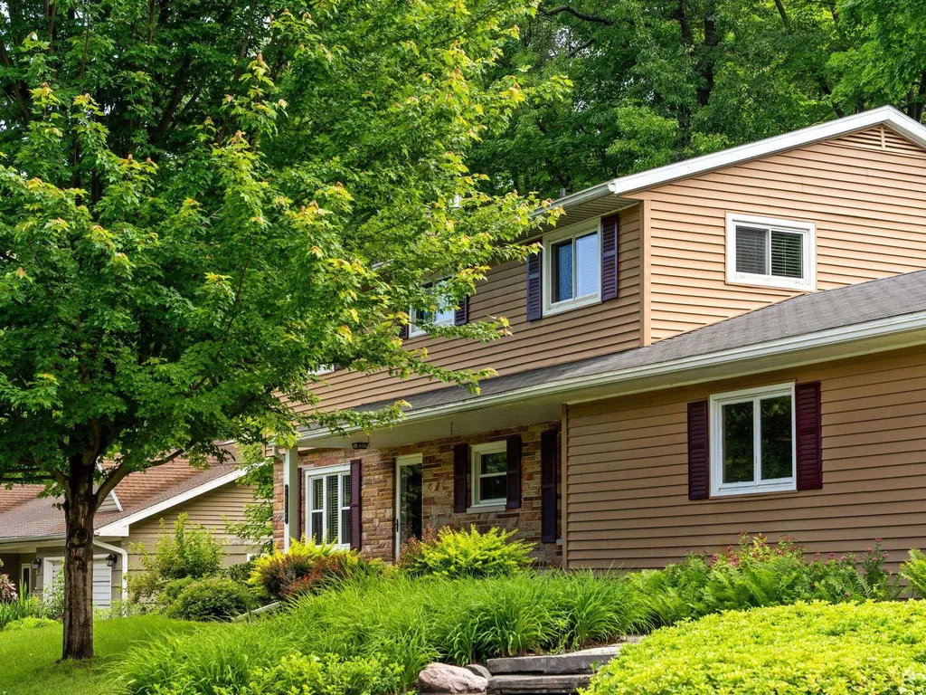 7370 Maple Terrace Avenue Peninsula Township MI 49686