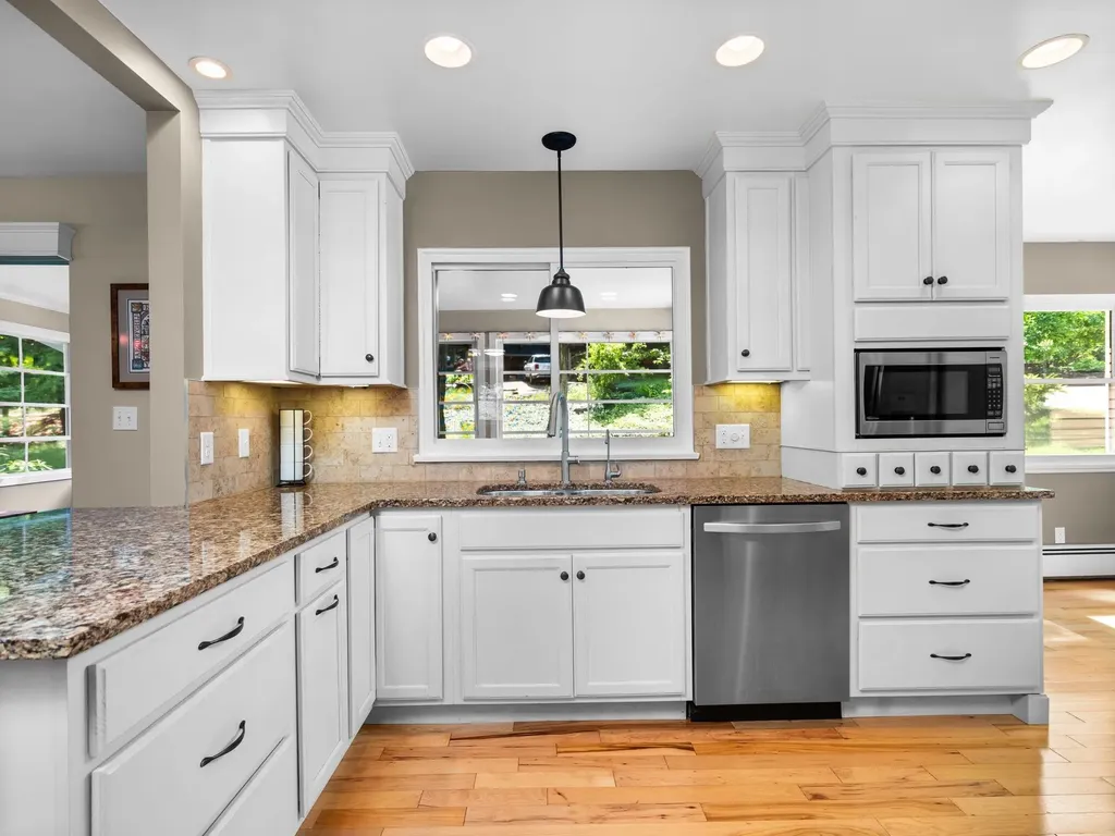 7370 Maple Terrace Avenue Peninsula Township MI 49686