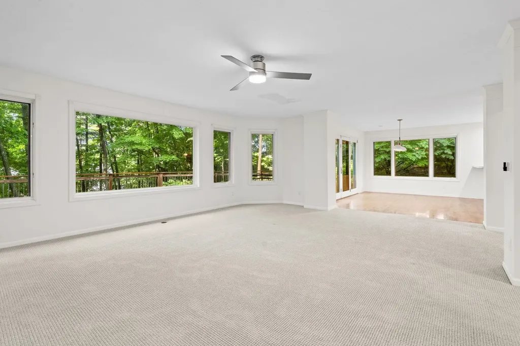 10268 E Twin Oaks Drive Elmwood Charter Township MI 49684