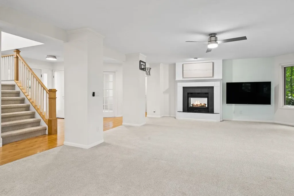 10268 E Twin Oaks Drive Elmwood Charter Township MI 49684