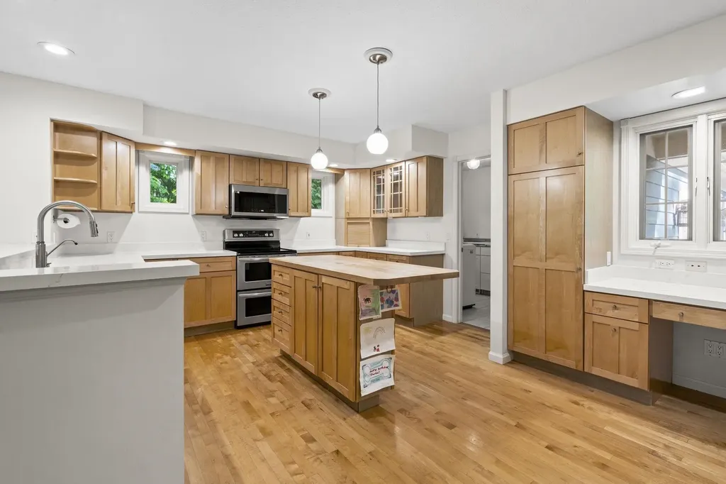 10268 E Twin Oaks Drive Elmwood Charter Township MI 49684