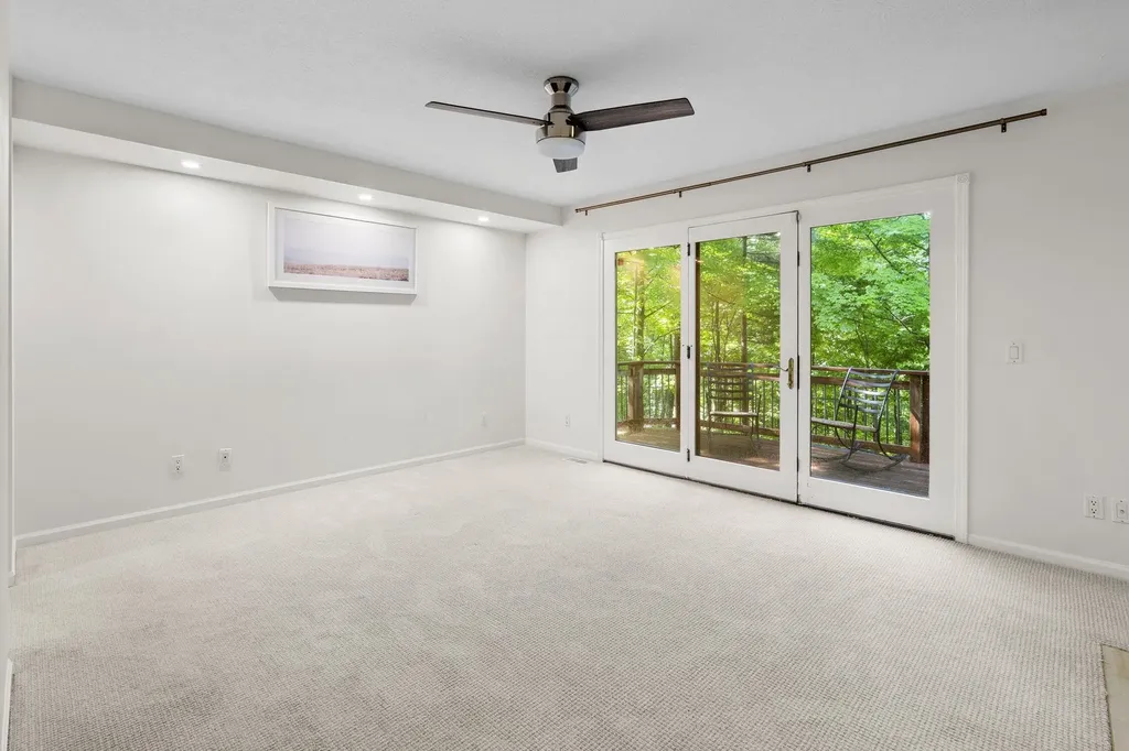 10268 E Twin Oaks Drive Elmwood Charter Township MI 49684