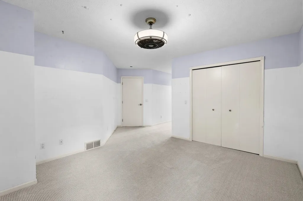 10268 E Twin Oaks Drive Elmwood Charter Township MI 49684