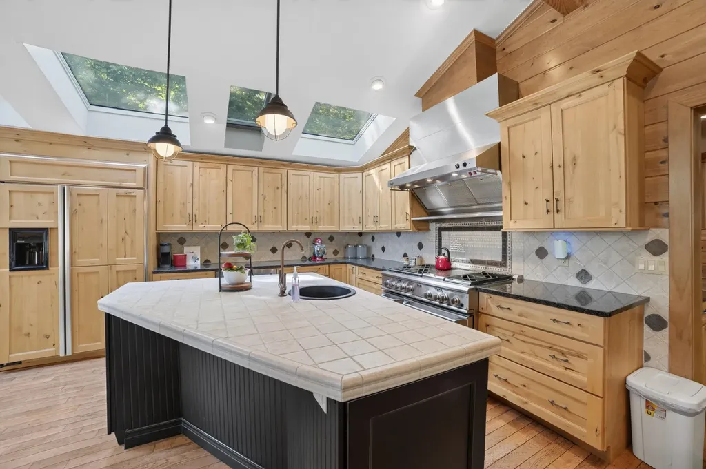 12246 Pineridge Trail Torch Lake Township MI 49648