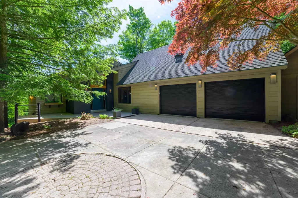 12246 Pineridge Trail Torch Lake Township MI 49648