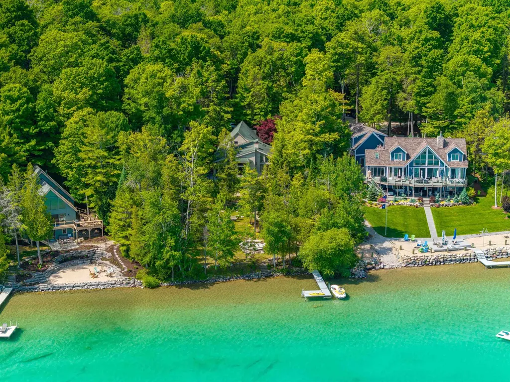 12246 Pineridge Trail Torch Lake Township MI 49648
