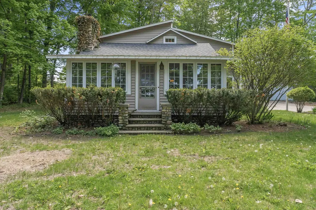 737 S Stony Point Road Suttons Bay Township MI 49682