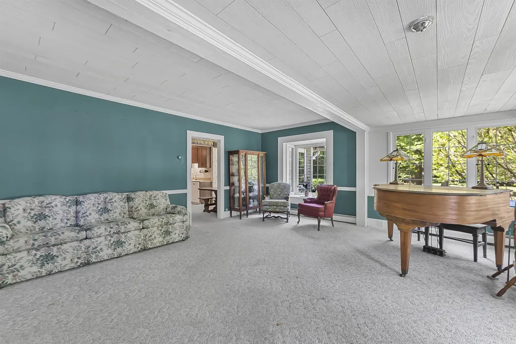 737 S Stony Point Road Suttons Bay Township MI 49682