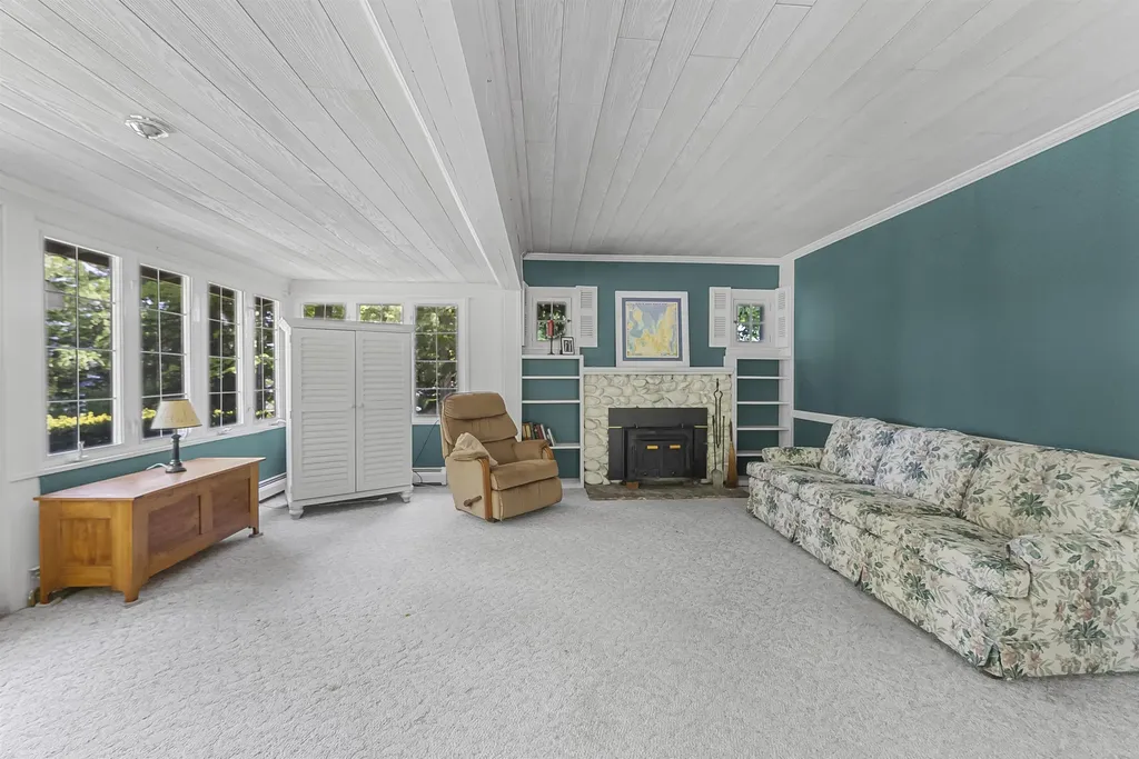737 S Stony Point Road Suttons Bay Township MI 49682