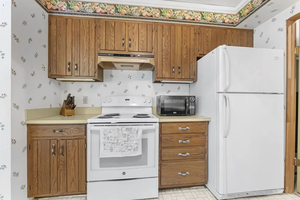 737 S Stony Point Road Suttons Bay Township MI 49682