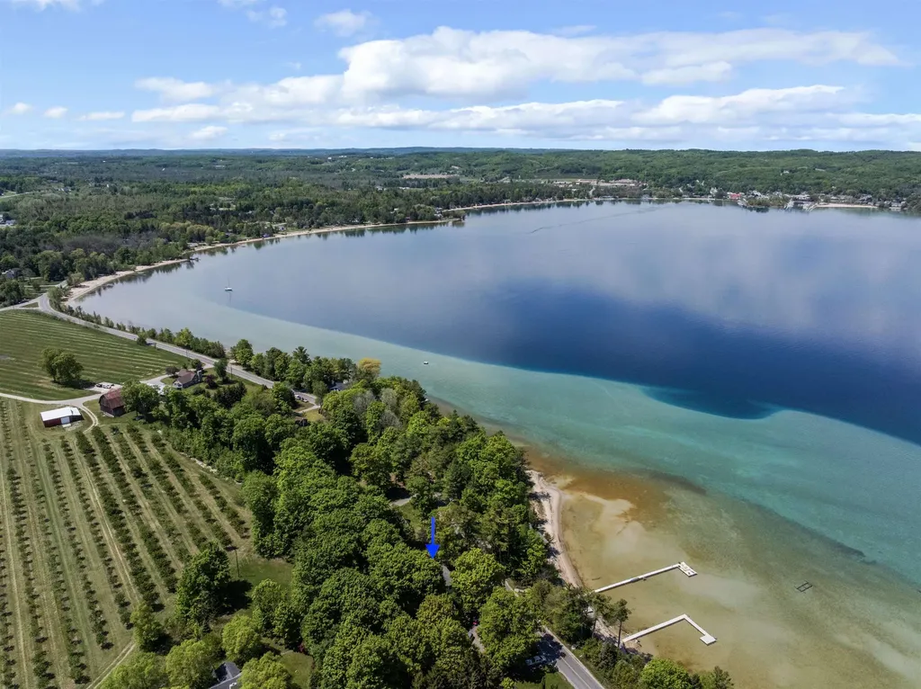 737 S Stony Point Road Suttons Bay Township MI 49682