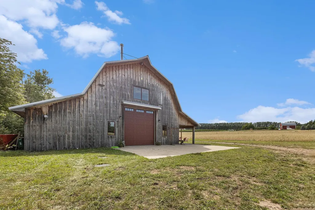 3625 Swaney Road Peninsula Township MI 49686