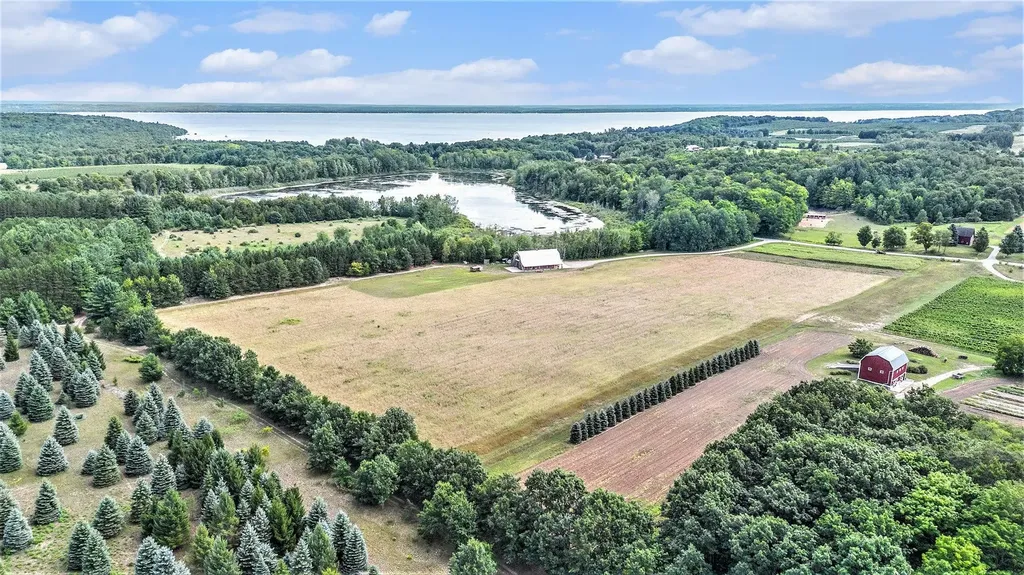 3625 Swaney Road Peninsula Township MI 49686