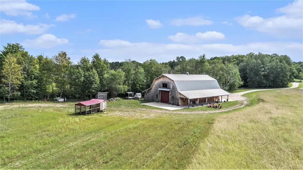 3625 Swaney Road Peninsula Township MI 49686